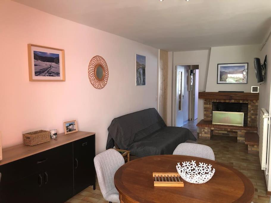 Joli Appartement Avec Terrasse Et Jardin - Vue Sur Montagne บาญเญอ-เดอ-บีกอร์ ภายนอก รูปภาพ